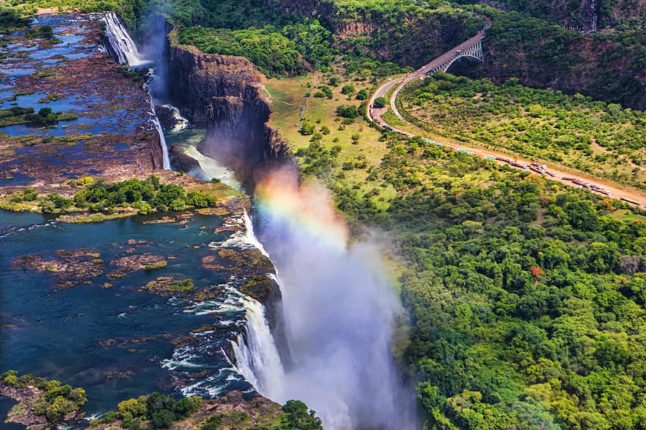 visiting-victoria-falls-banner