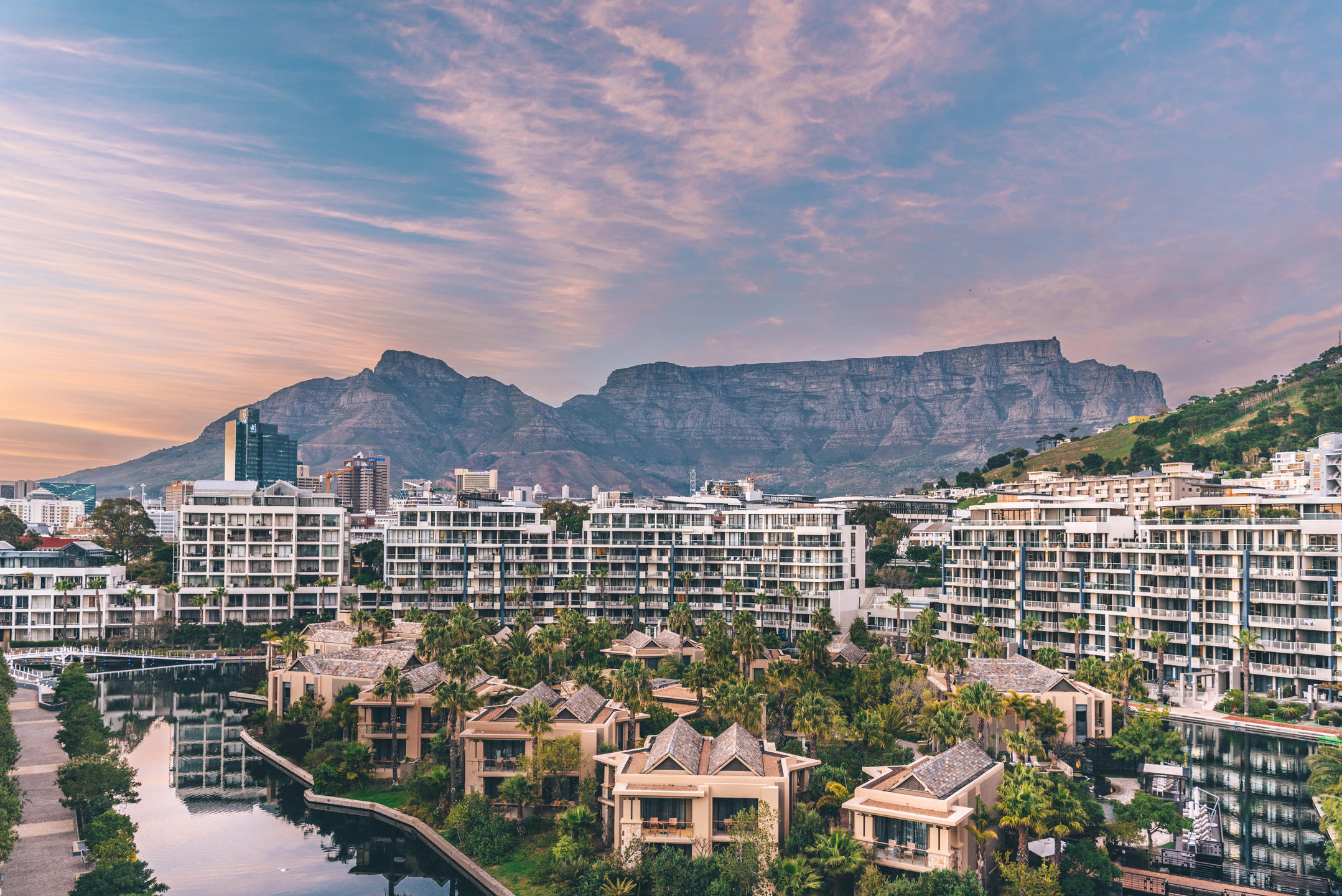 A view from one of the resorts in Cape Town looking out to the mountainscape behind it.