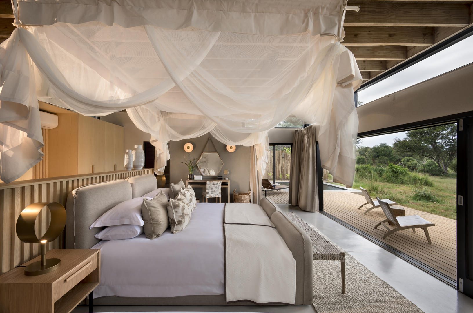 lion sands river lodge 3 river suite bedroom interior1